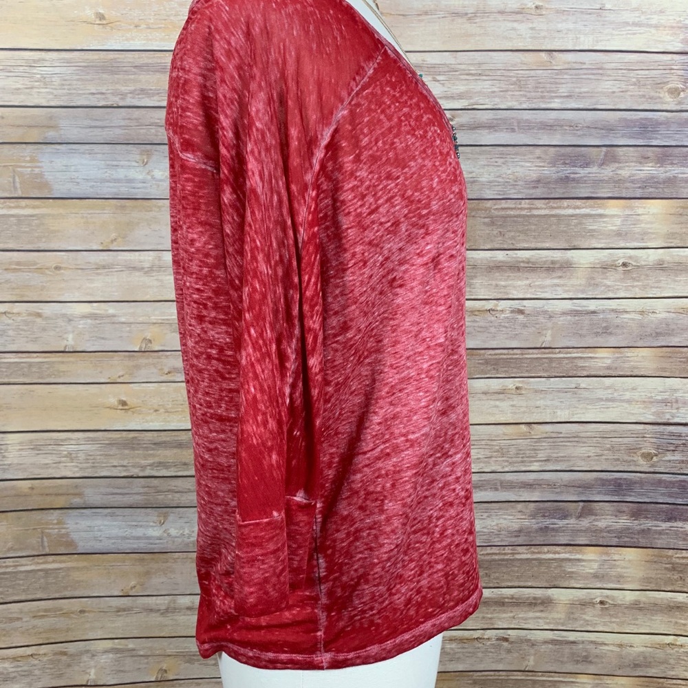 Threads for Thought Top Distressed 3/4 Sleeve Tee - Picture 2 of 6